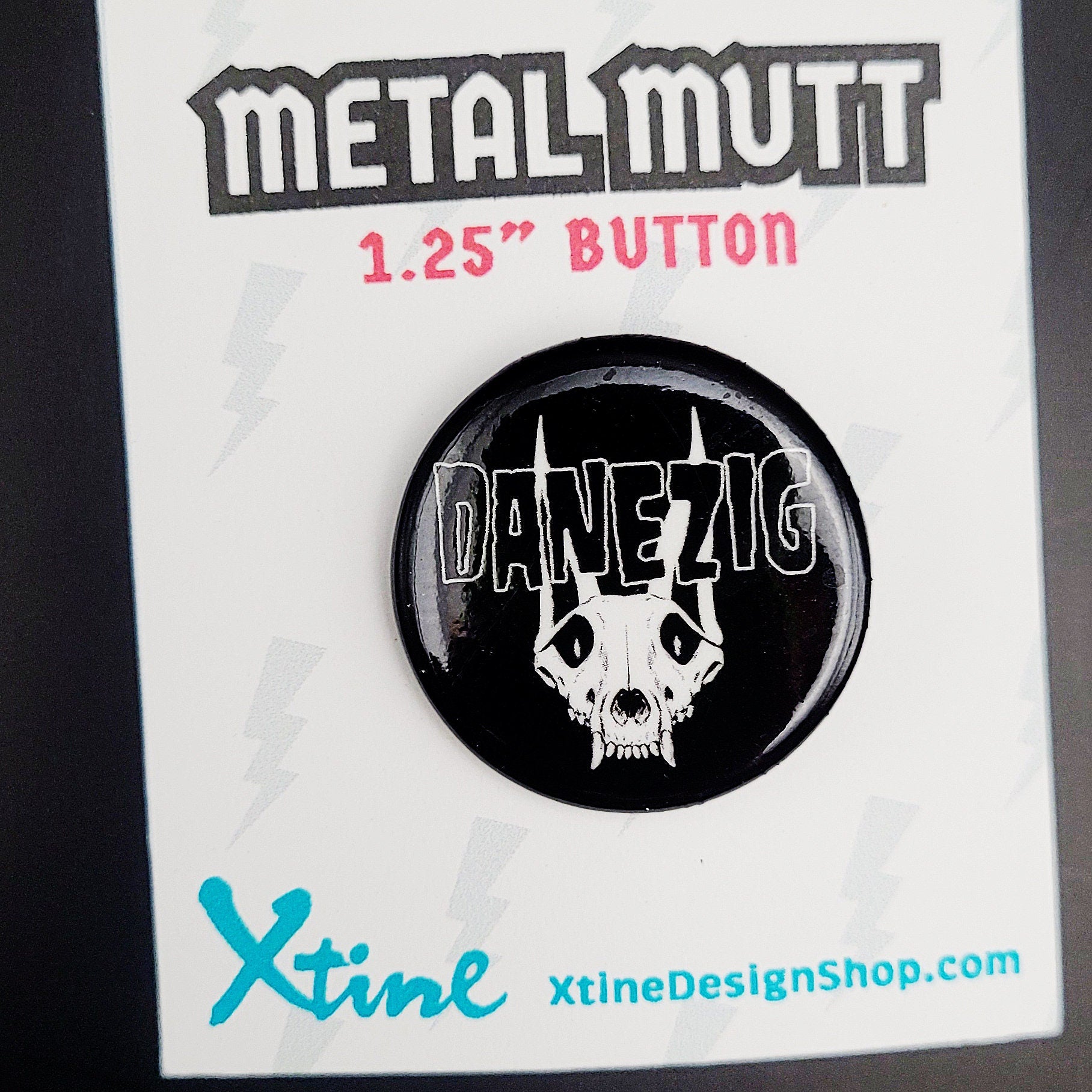 Metal Mutt 1.25" Circle Pin Back Buttons