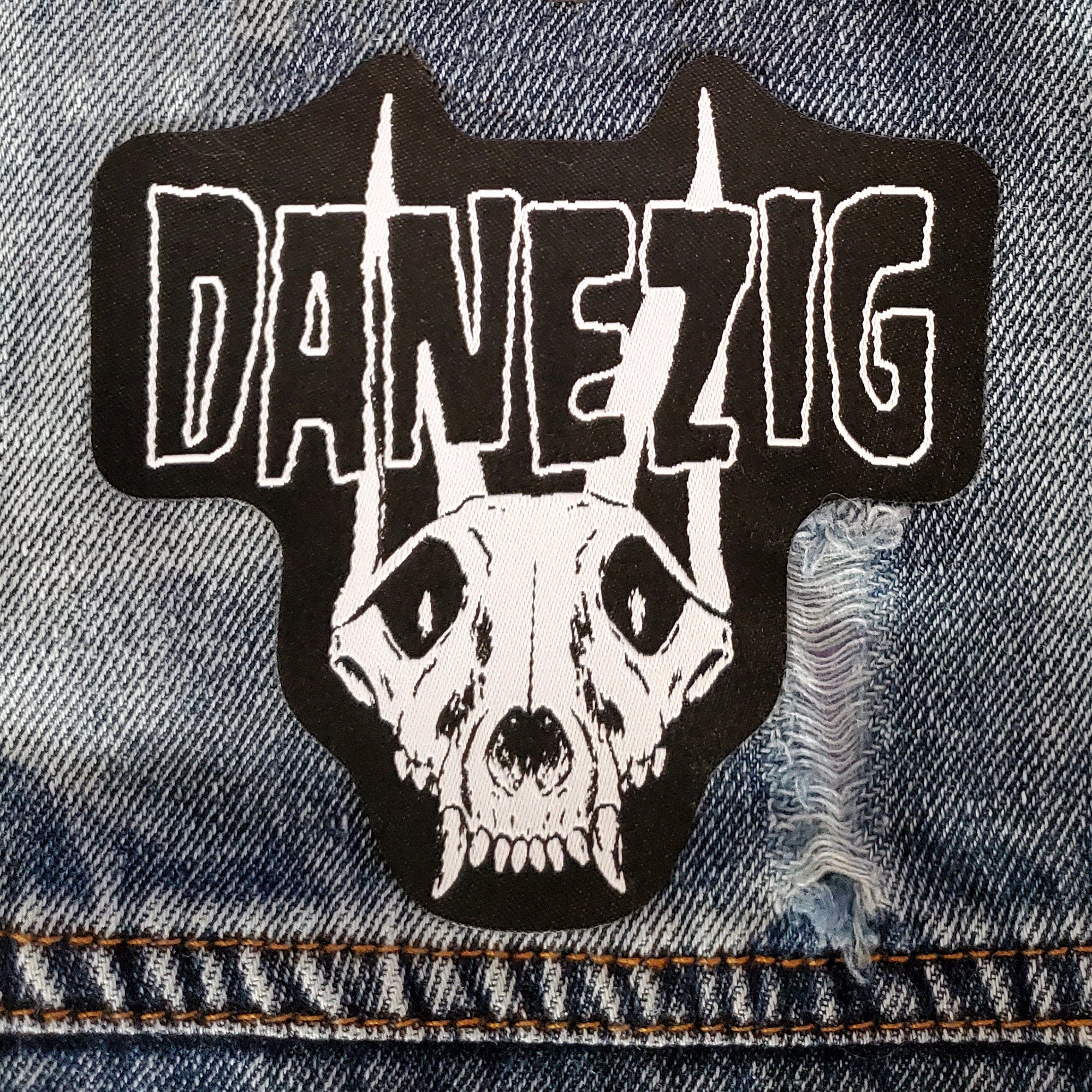Metal Mutt Embroidered Iron-on Patches
